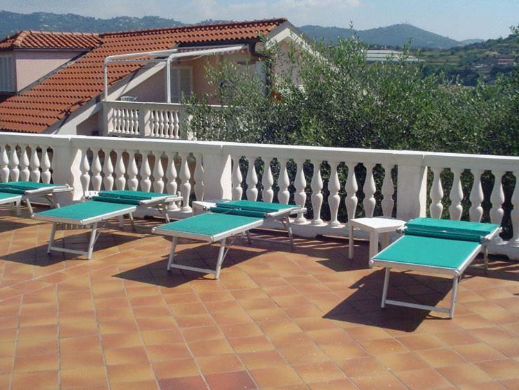 Residence Hotel Edy Imperia Exteriör bild