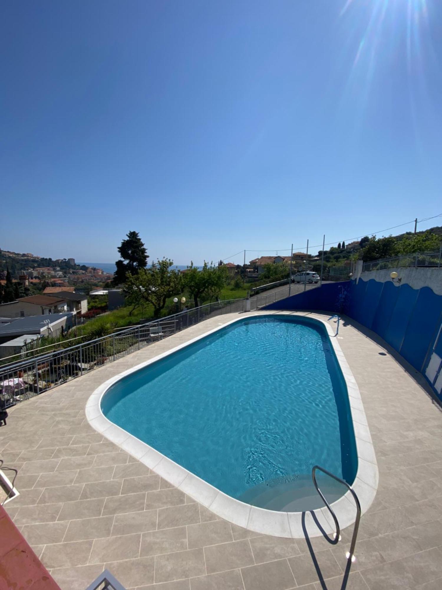 Residence Hotel Edy Imperia Exteriör bild