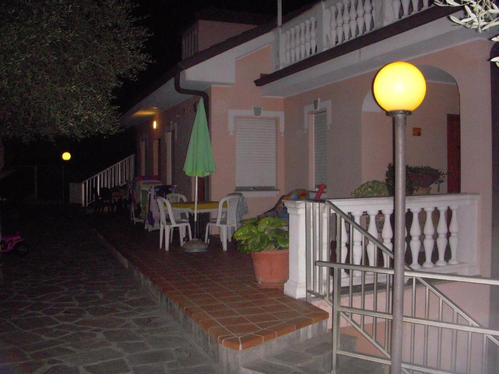Residence Hotel Edy Imperia Exteriör bild