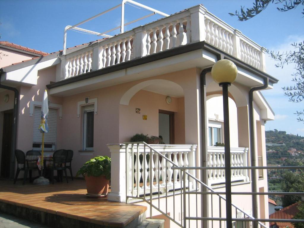 Residence Hotel Edy Imperia Exteriör bild